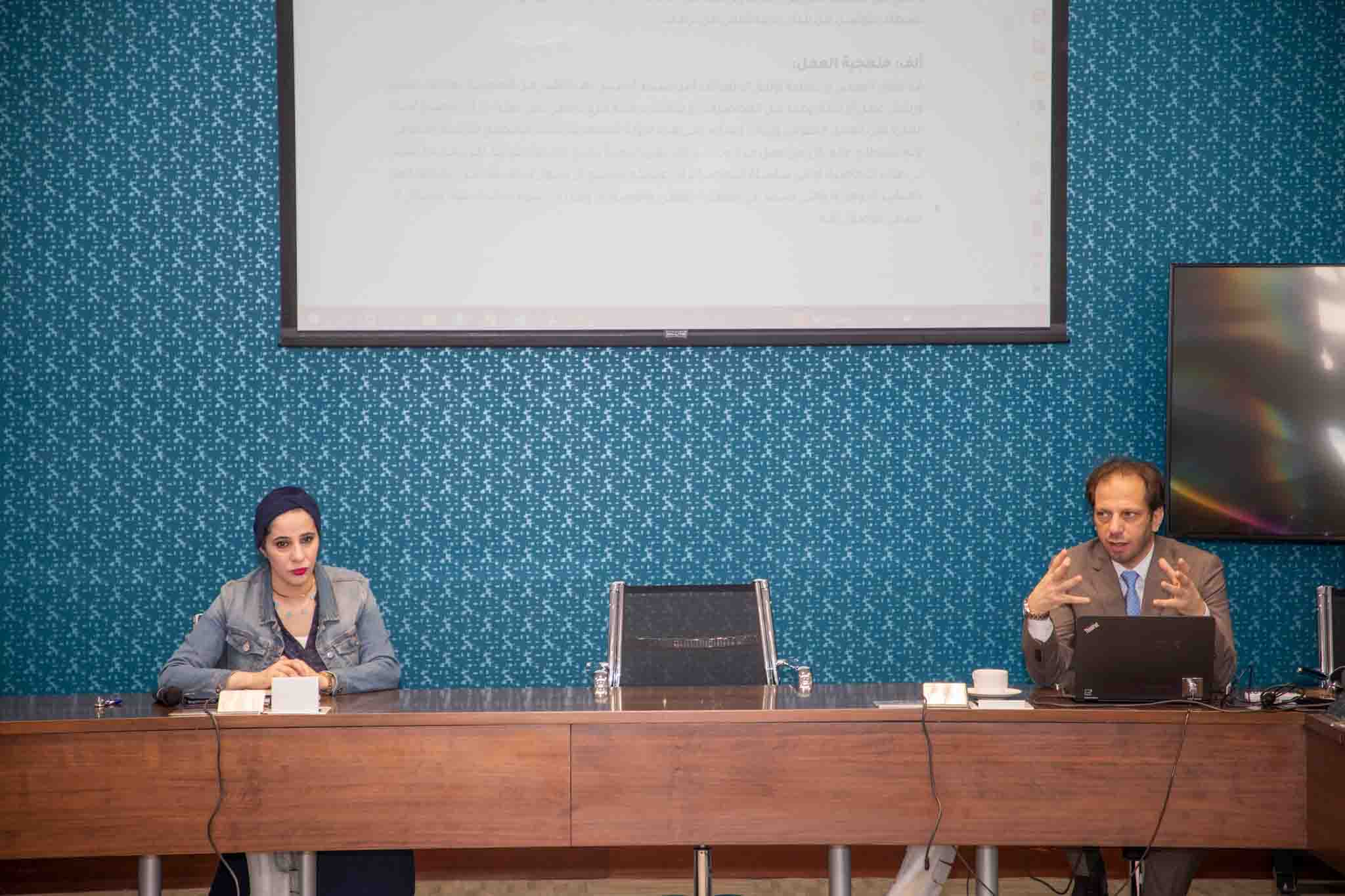 الأستاذ فضل عبد الغني المدير التنفيذي للشبكة السورية لحقوق الإنسان يقدم محاضرة لطلاب الماجستير في برنامج حقوق الإنسان في معهد الدوحة للدراسات العليا – 16/ تشرين الأول/ 2022