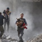 إجلاء طفلان جريحان بقصف النظام على دوما بالغوطة الشرقية 15 11 2017